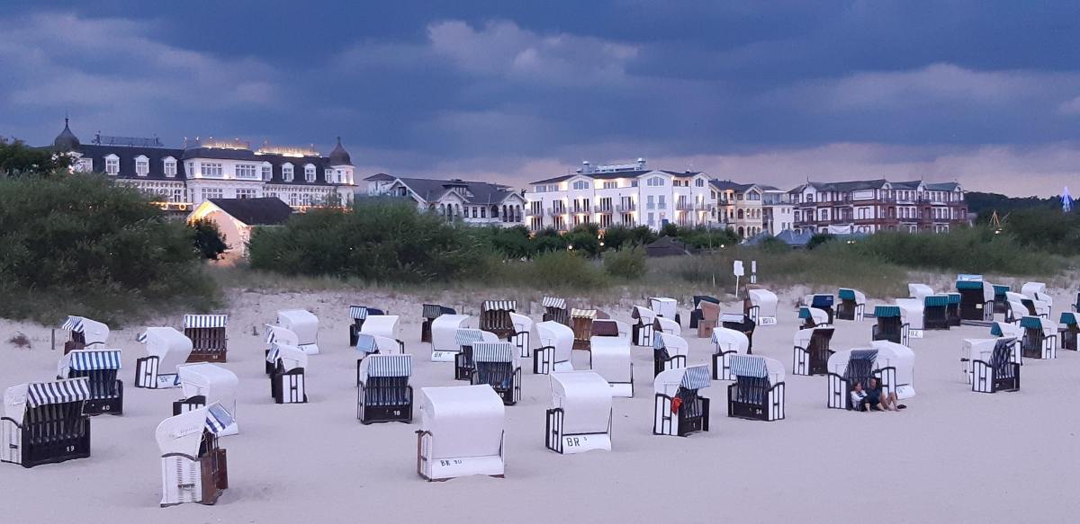 Strandkörbe am Abend in Heringsdorf